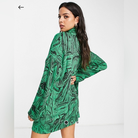 Green and Black Sweat Dress - Picture 2 of 3